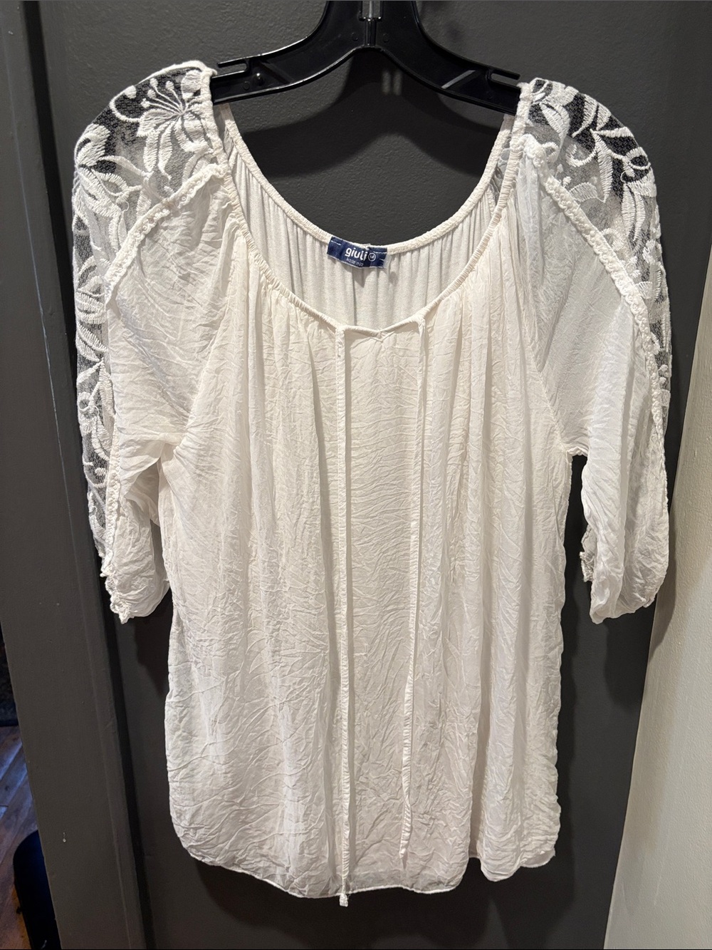 Giuli White Lace-Shoulder Peasant Blouse